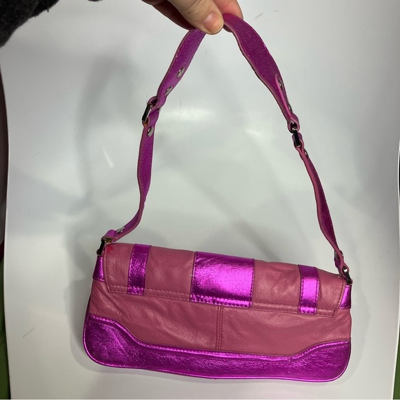 Wilsons Leather Maxima Y2K metallic pink shoulder bag - Picture 3 of 9